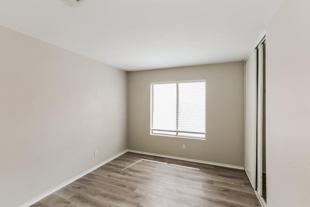 Building Photo - 16083 W Monroe St