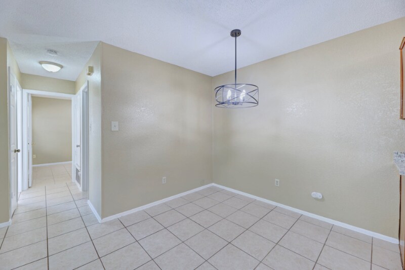 Building Photo - 12302 Dellrey Dr