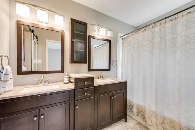 Building Photo - 1612 Cayman Cir