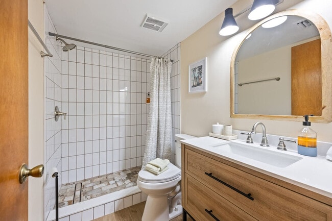 Building Photo - 4 N 3rd St