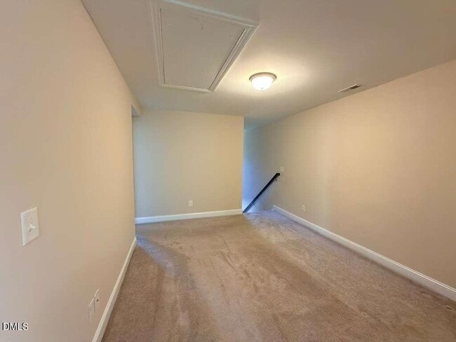 Building Photo - 305 Alamosa Pl