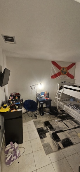 Building Photo - 5975 Spearman Cir