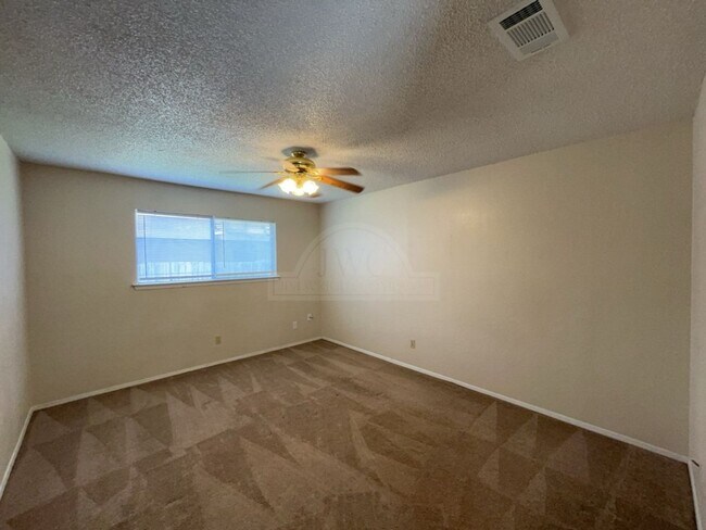 Building Photo - 1510 Rose Ave