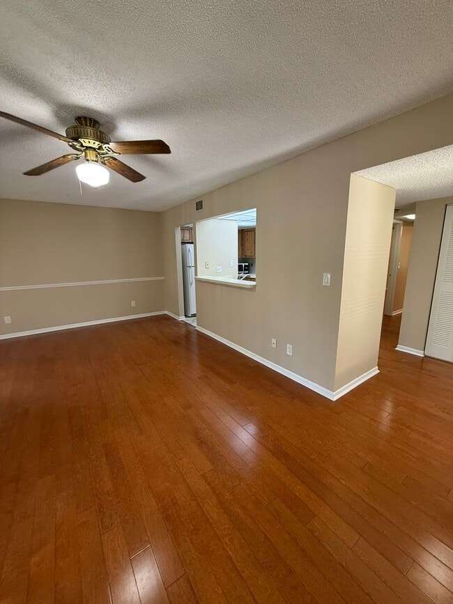 Building Photo - 130 Jasmine Woods Ct