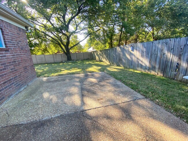 Building Photo - 3 bed, 2.5 bath house in Olive Branch near...