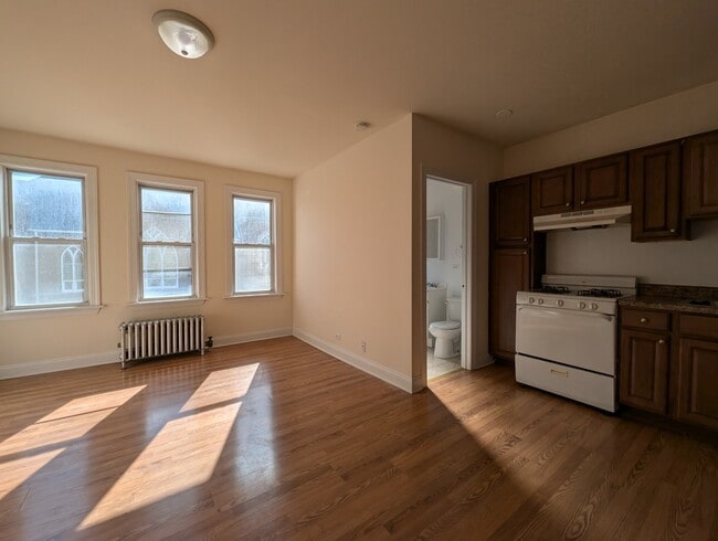 Building Photo - 2600 N Kimball Ave