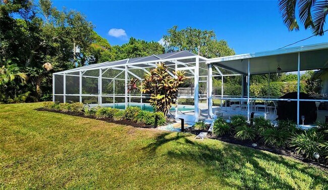 Building Photo - 329 Bernard Ave