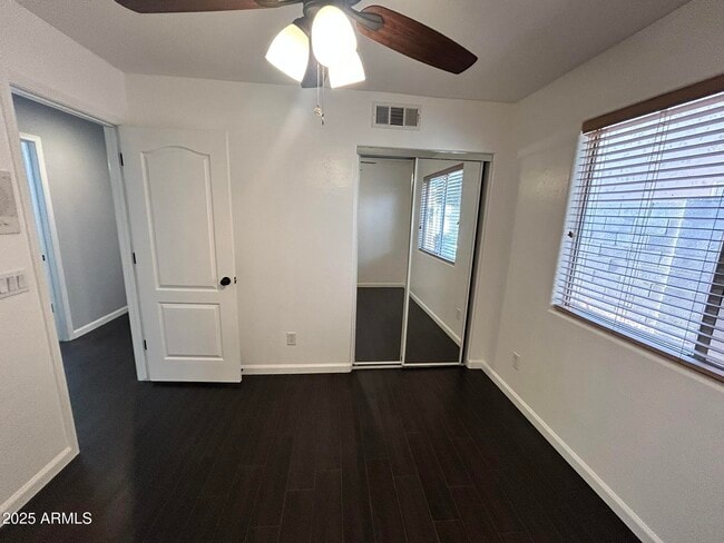 Building Photo - 855 N Quail Ln