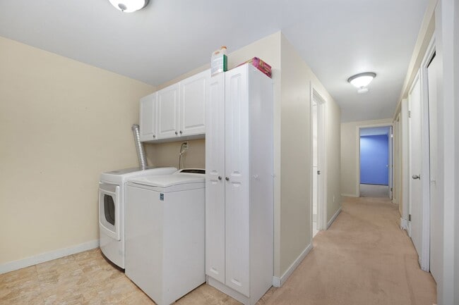 Building Photo - Vibrant Seattle Home-6 mo. lease available!