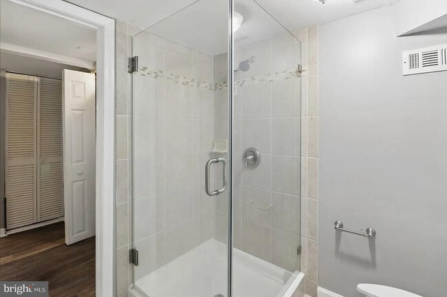 Building Photo - 809 Jefferson St NW