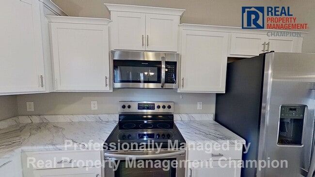 Building Photo - Spacious 3 BD/2.5 BA Home with Office Featuring Open Floorplan