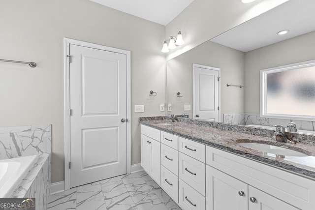 Building Photo - 517 Lago Ct