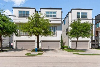 Building Photo - 411 N Nagle St