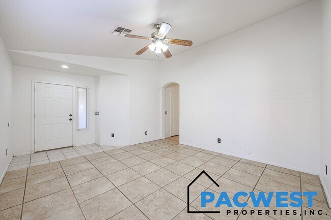 Building Photo - Desirable Coldwater Springs Neighborhood!