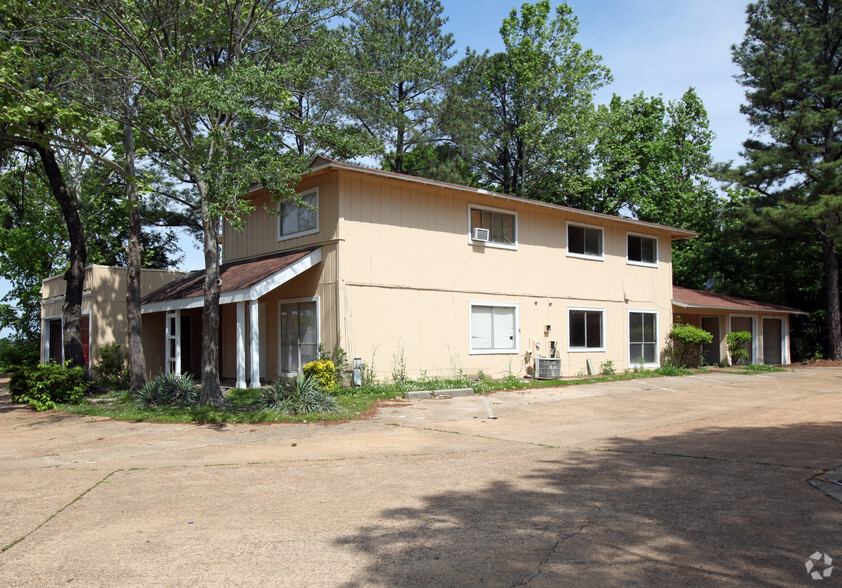 Primary Photo - Flairwood Apartments