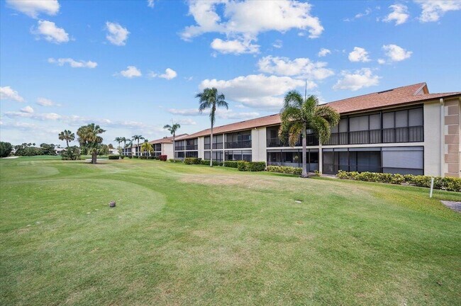 Building Photo - 101 Pinecrest Cir