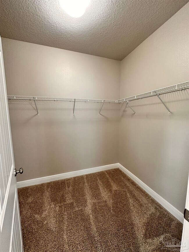 Building Photo - 8600 Bucklebury Dr