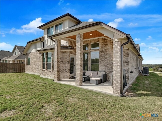 Building Photo - 1701 Meadow Crest