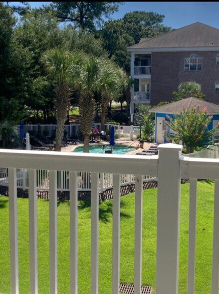 Building Photo - 4231 Hibiscus Dr