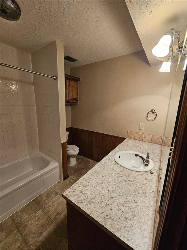 Building Photo - 5216 NW Ashby Ave