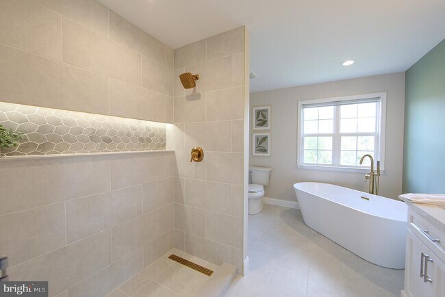 Building Photo - 208 Liberty Cir