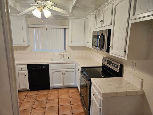 Building Photo - Great 2 Bedroom 2 Bathroom On The Golf Course In Laguna Niguel