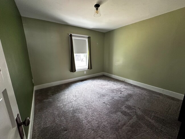 Building Photo - 47 Water St