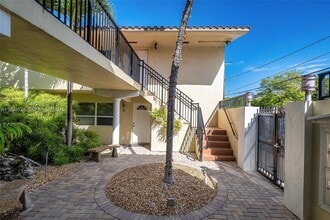 Building Photo - 2025 Miami Rd