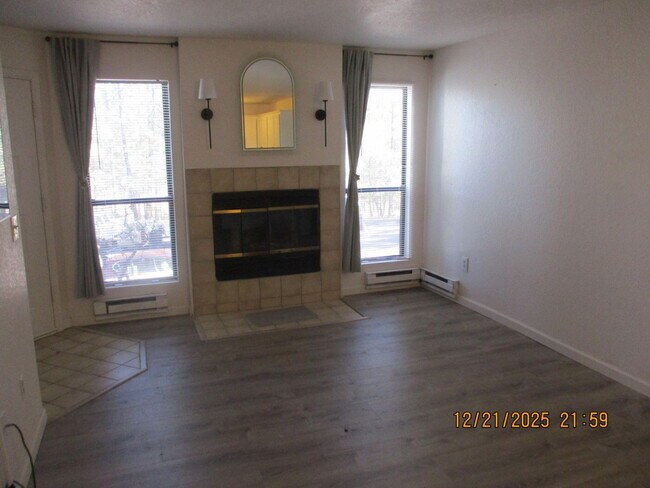 Building Photo - 2700 S White Mountain Rd