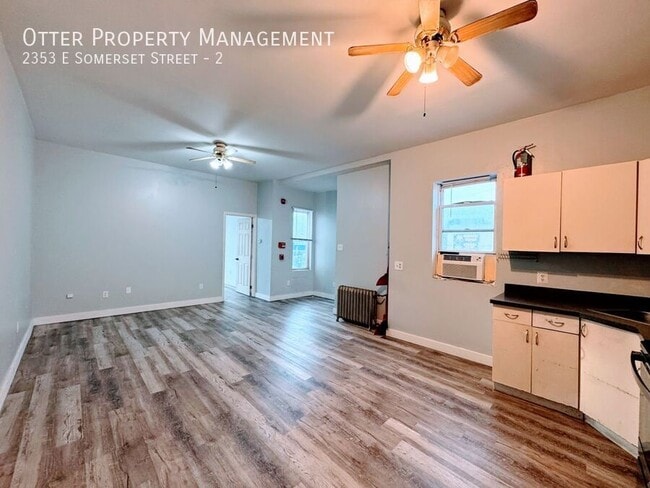 Building Photo - 2353 E Somerset St