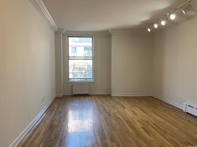 Building Photo - 1 bedroom in New York NY 10019