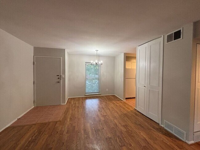 Building Photo - 5105 W 75th St