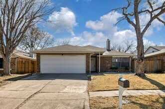 Building Photo - AVAILABLE NOW! NICE 3 BEDROOM HOME LOCATED IN ARLINGTON, TEXAS!