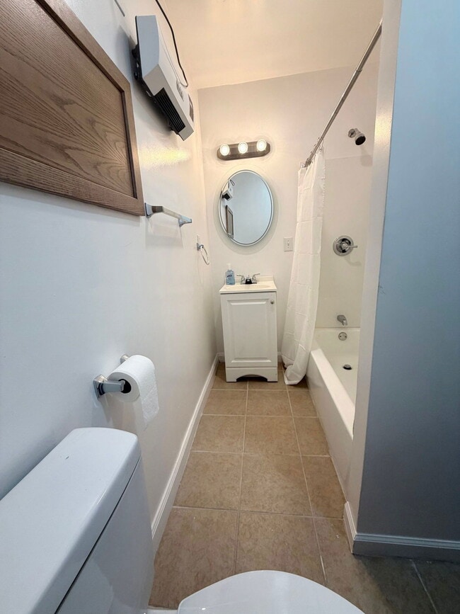 Building Photo - 839 E Orange St