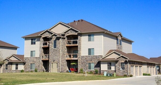Building Photo - $1,325 | 2 Bedroom, 2 Bathroom Condo | Pet Friendly* | Available for August 1st, 2026 Move In!