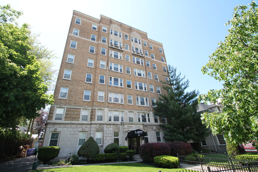 Primary Photo - Gates Circle