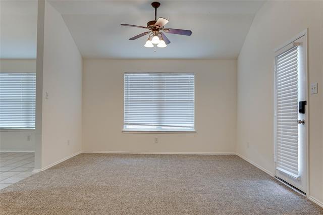 Building Photo - 8541 Hawks Nest Dr