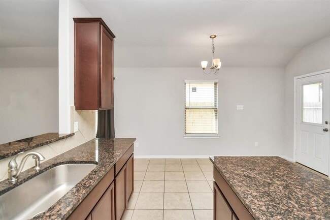 Building Photo - 7230 Victorville Dr