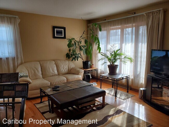 Building Photo - 3 br, 1.5 bath House - 1109 Timothy Ave