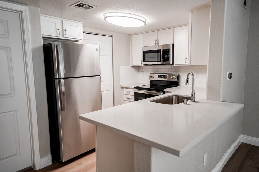 Summit on Nellis 3050 S Nellis Blvd Las Vegas NV 89121 Apartment Finder