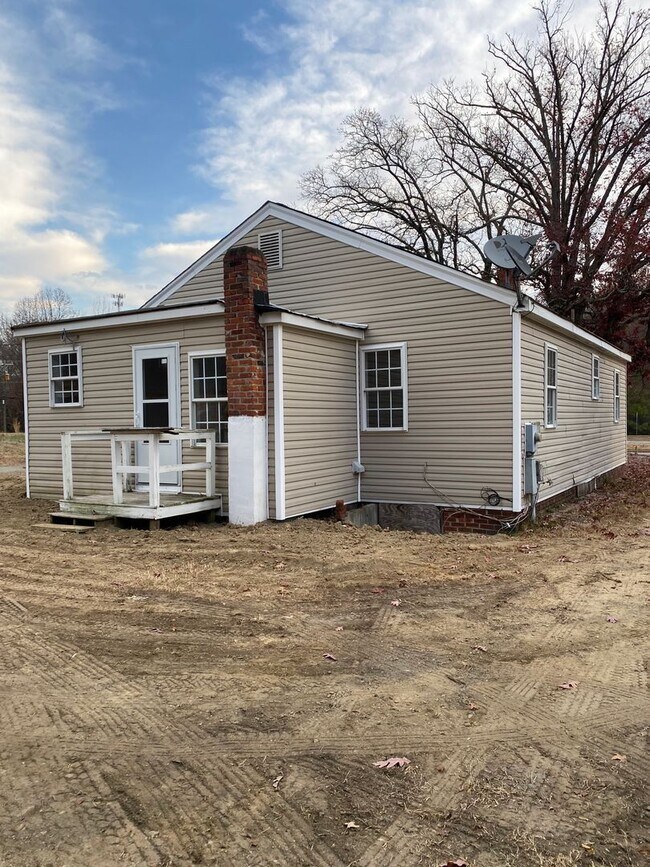 Building Photo - 2700 E Belt Blvd