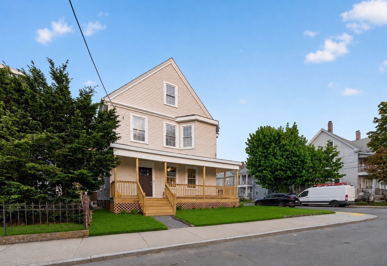 Building Photo - 42 Etna St