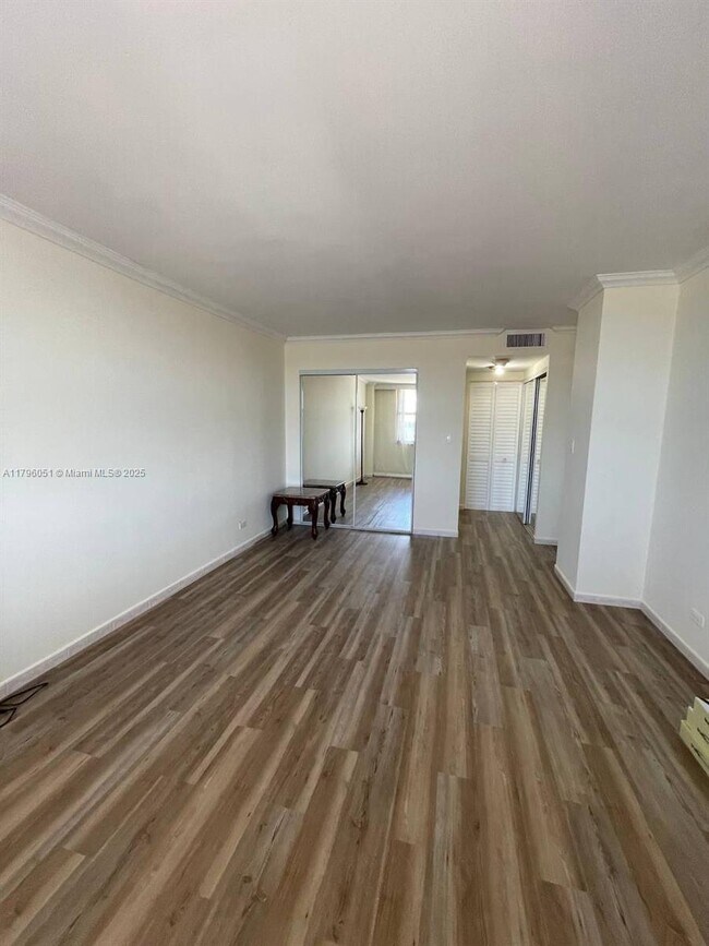 Building Photo - 250 174th St