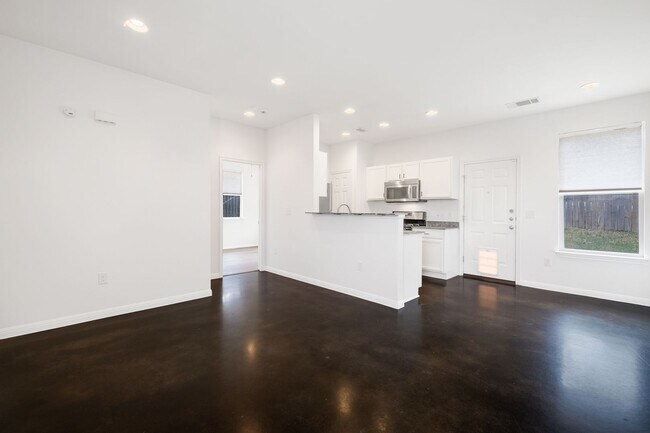 Building Photo - 6404 Carson Rdg