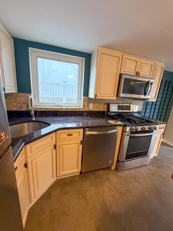 Building Photo - 223 Day Ave