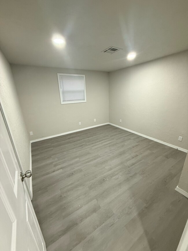 Building Photo - 3513 W 39th St