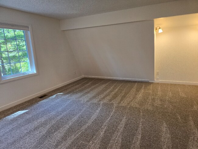 Building Photo - 12015 Clear Crk Ct NW