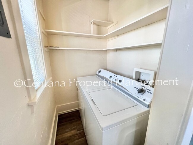 Building Photo - Great 3 Bedroom near Tech!