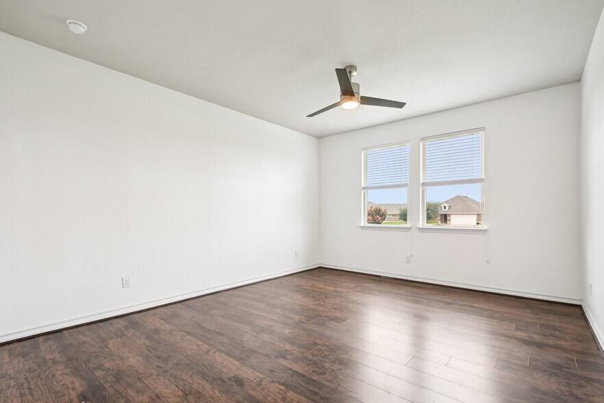 Primary Bedroom - 7634 Leonardo Dr