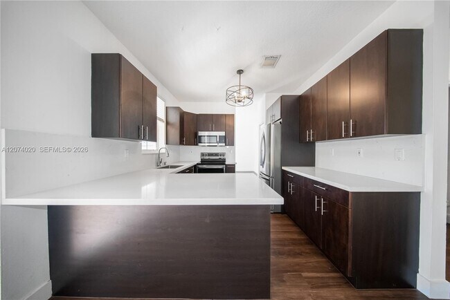 Building Photo - 13867 SW 38th Terrace